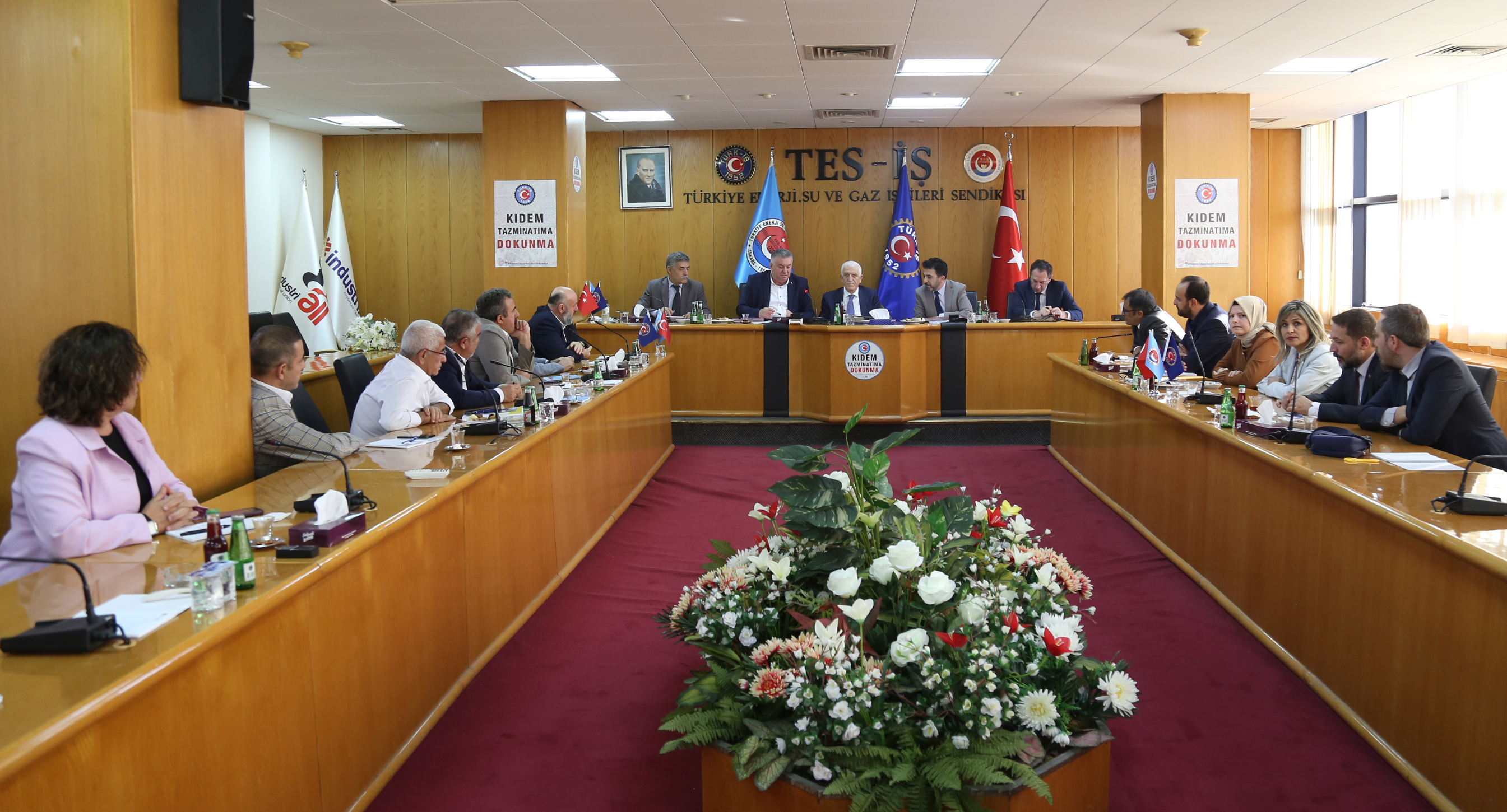 DSİ, ENERJİ BAKANLIĞI, TEİAŞ, EÜAŞ, TEDAŞ ve İLBANK Toplu İş Sözleşmelerimizde Anlaşma Tutanakları İmzalanmıştır