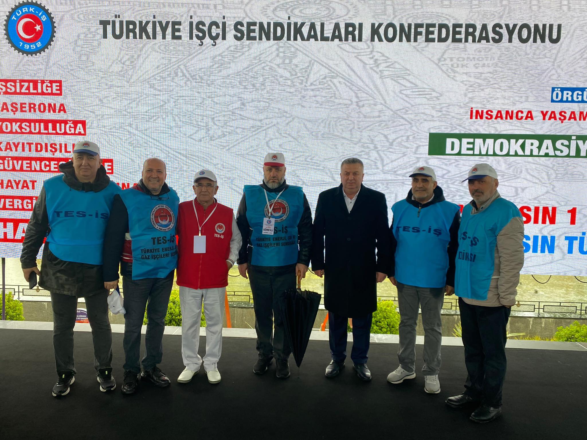 TES-İŞ Sendikası olarak 1 MAYIS Emek ve Dayanışma Gününü Türkiye'nin Her Yerinde Yaptığımız Açıklamalar ve Çeşitli Etkinliklerle Büyük Bir Coşkuyla 