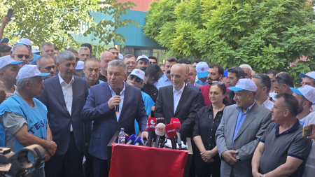 TÜRK-İŞ Genel Başkanı ATALAY ve Genel Başkanımız KABALOĞLU Diyarbakır’a Giderek 81 İlde Kamu Sözleşmeleri İçin Gerçekleştirilen Eylemlere Destek Verdi
