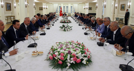 TÜRK-İŞ BAŞKANLAR KURULU ÇANKAYA KÖŞKÜNDE TOPLANDI