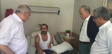 ŞAHİN'DEN YARALILARI ZİYARET