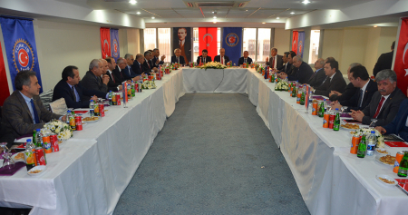 TÜRK-İŞ BAŞKANLAR KURULU İZMİR'DE TOPLANDI