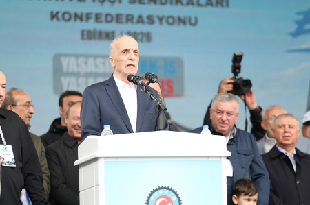 Genel Başkan Erg&uuml;n ATALAY, 1 Mayıs Emek ve Dayanışma G&uuml;n&uuml;'nde Edirne Sara&ccedil;lar Meydanı&rsquo;ndan seslendi.