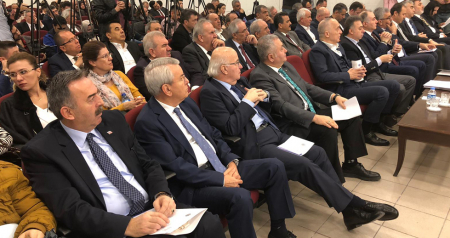 TÜRK-İŞ GENEL MERKEZİ KONFERANS SALONUNDA 