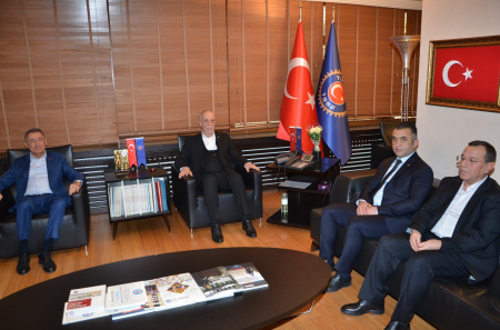 Birinci Dönem T.C. Cumhurbaşkanı Yardımcısı ve Ankara Milletvekili Fuat OKTAY TÜRK-İŞ'İ Ziyaret Etti 